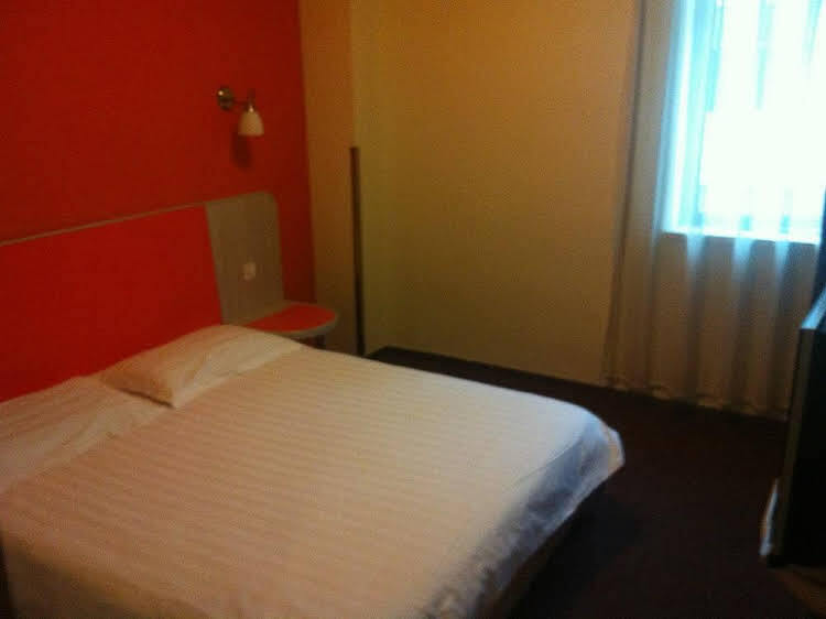 Шанхай: Motel168 Shanghai XinCun Road Inn