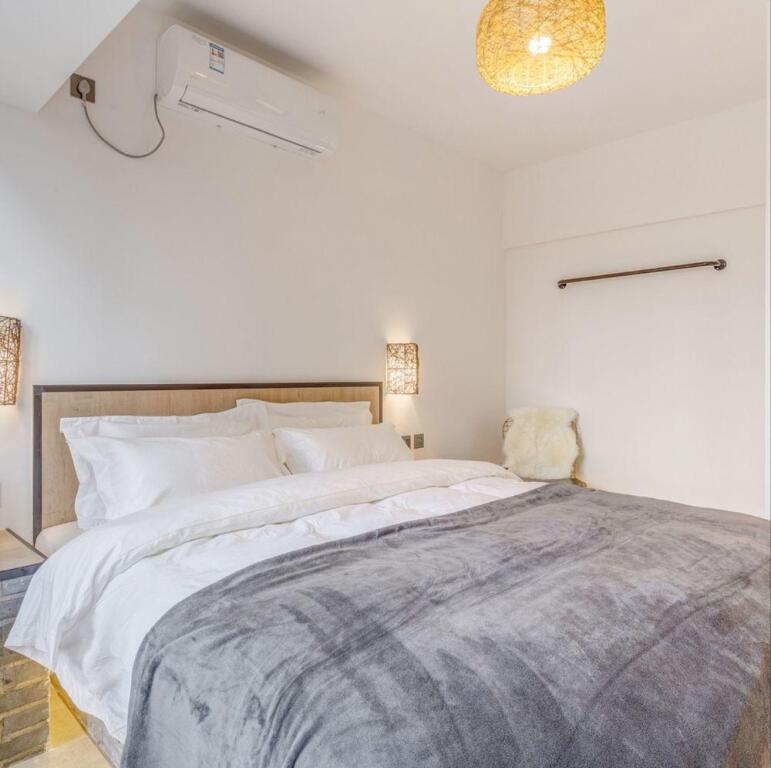 Сиань: Go Native Downtown Apartment