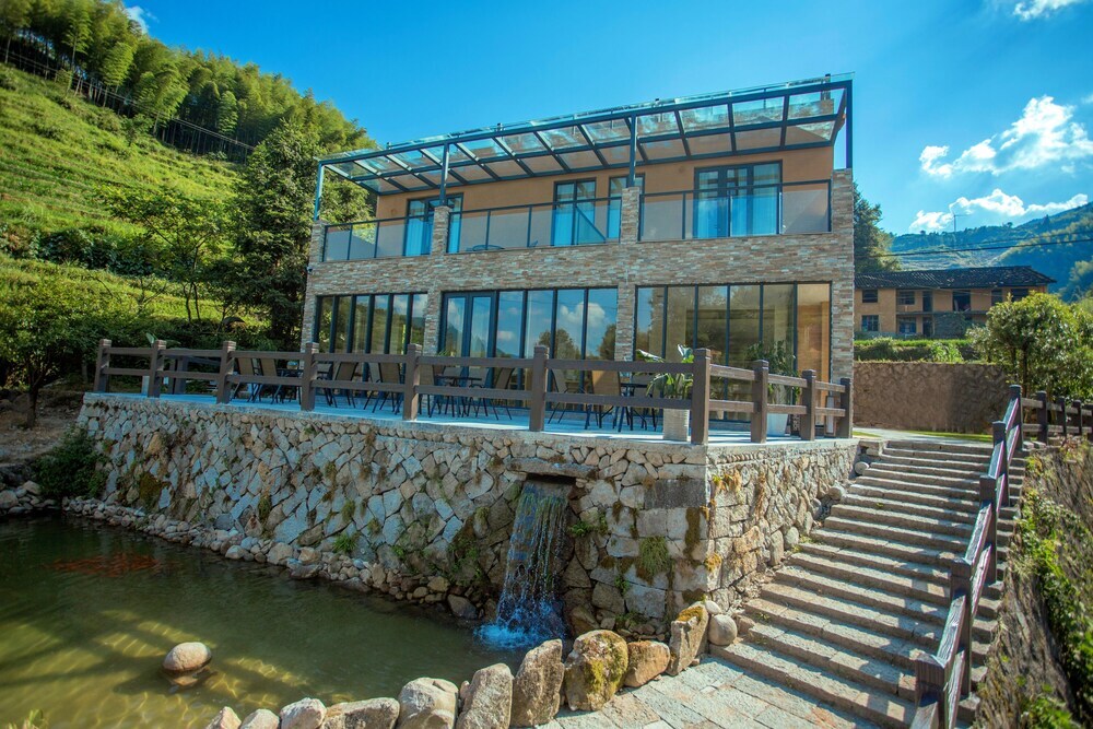 Лишуй: Cloud Valley House