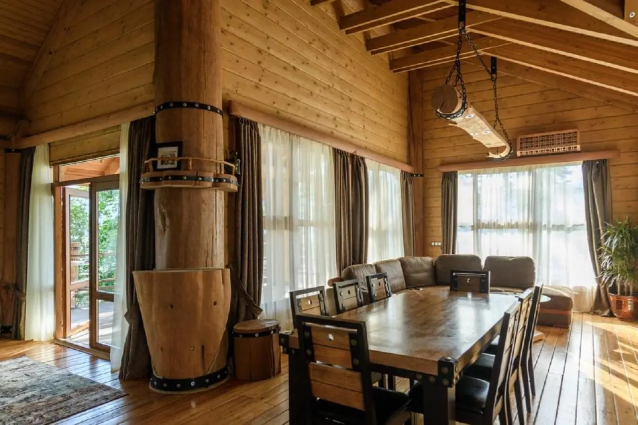 Эсто-Садок: Big Family Chalet With Jacuzzi