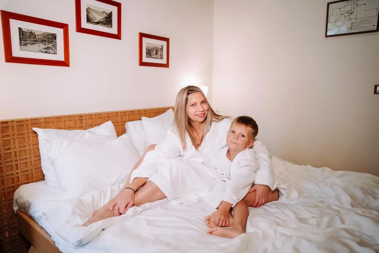 Эсто-Садок: Big Family Chalet With Jacuzzi