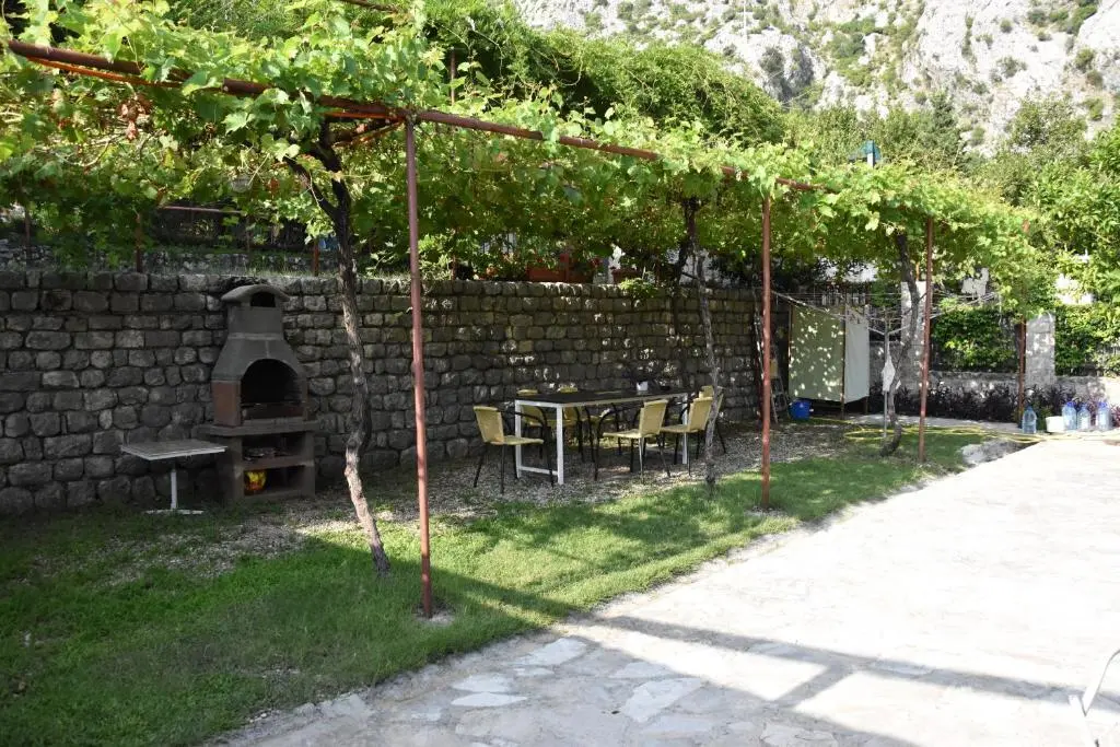 Доброта: Muki's House- just 50m from the beach