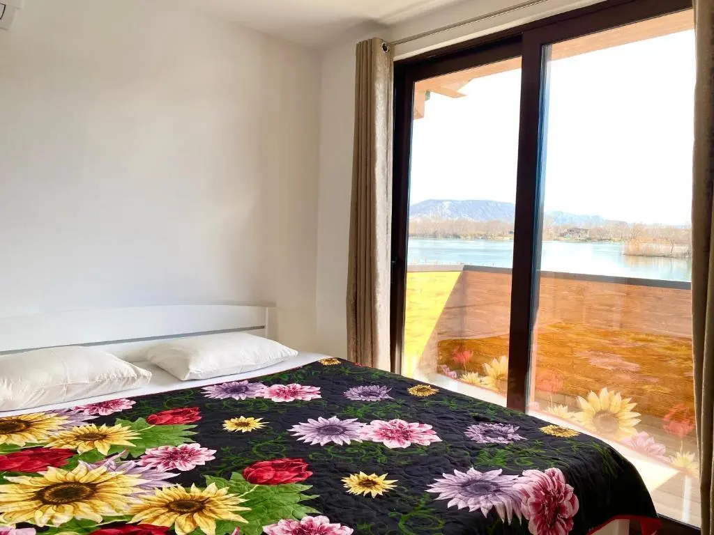 Горни Стой (Штойи и Эпермь): Lake River House Ada Bojana