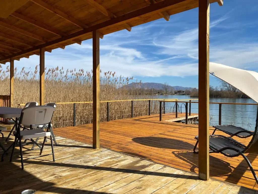 Горни Стой (Штойи и Эпермь): Lake River House Ada Bojana