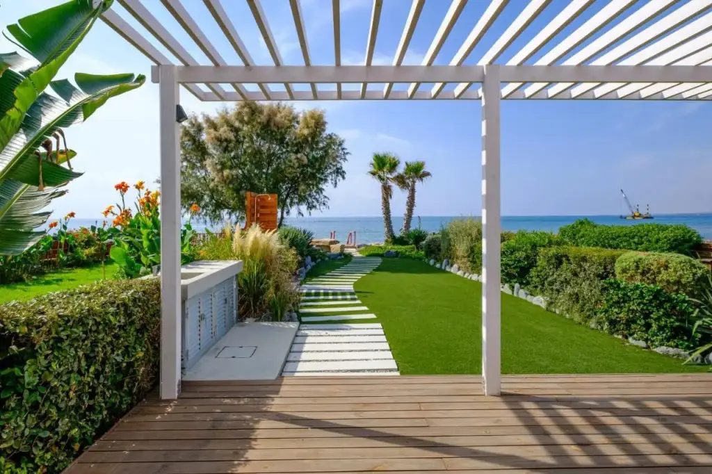 Перволия: The Medview Garden House