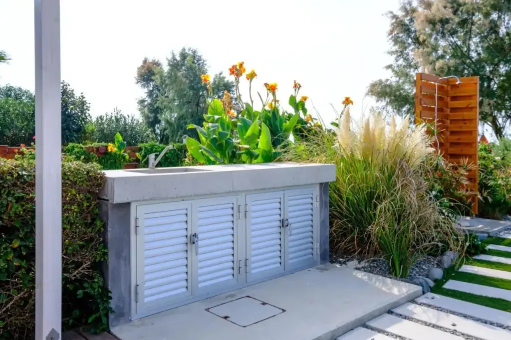 Перволия: The Medview Garden House