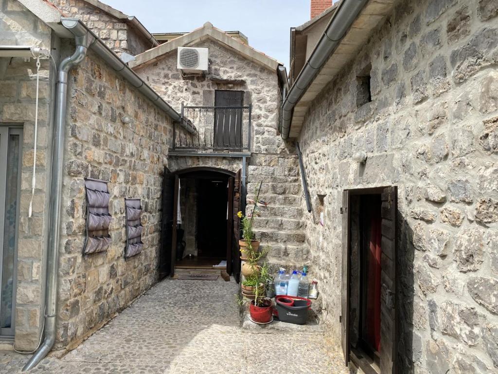 Радовичи: Old Stone House Radovići