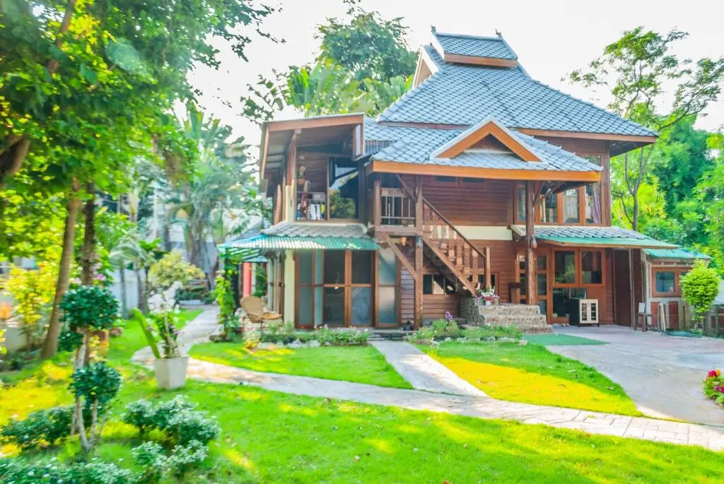 Traditional Thai Lanna Style 2 Storey Wooden House — фото 1