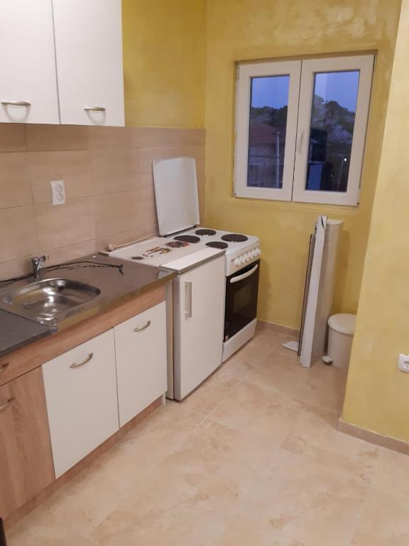 Будва: Apartmani Kosmac