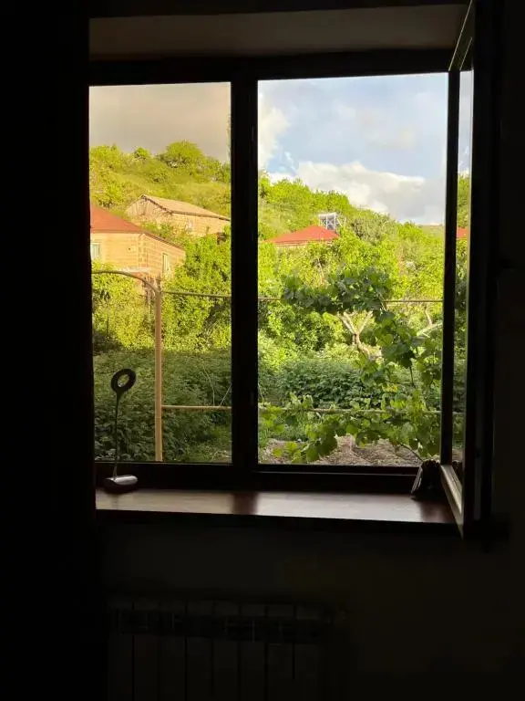 Гарни: Guest House SAMAN