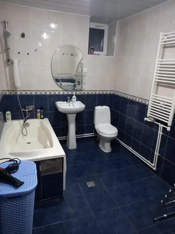 Гарни: Guest House SAMAN