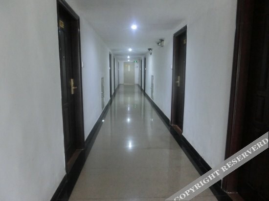 Чжаоцин: Longsheng Hotel