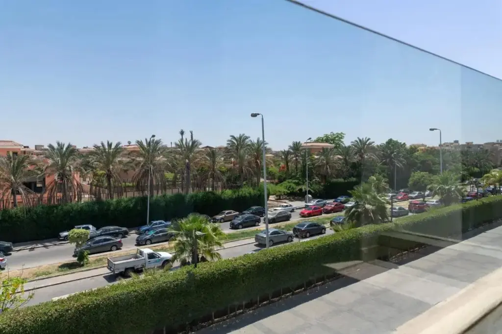 Каир: Rivera at Silver Palm Near the Waterway