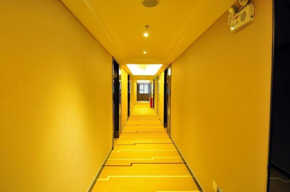 Гуанчжоу: Enjoy Hotels- Luoxi Metro Station Branch
