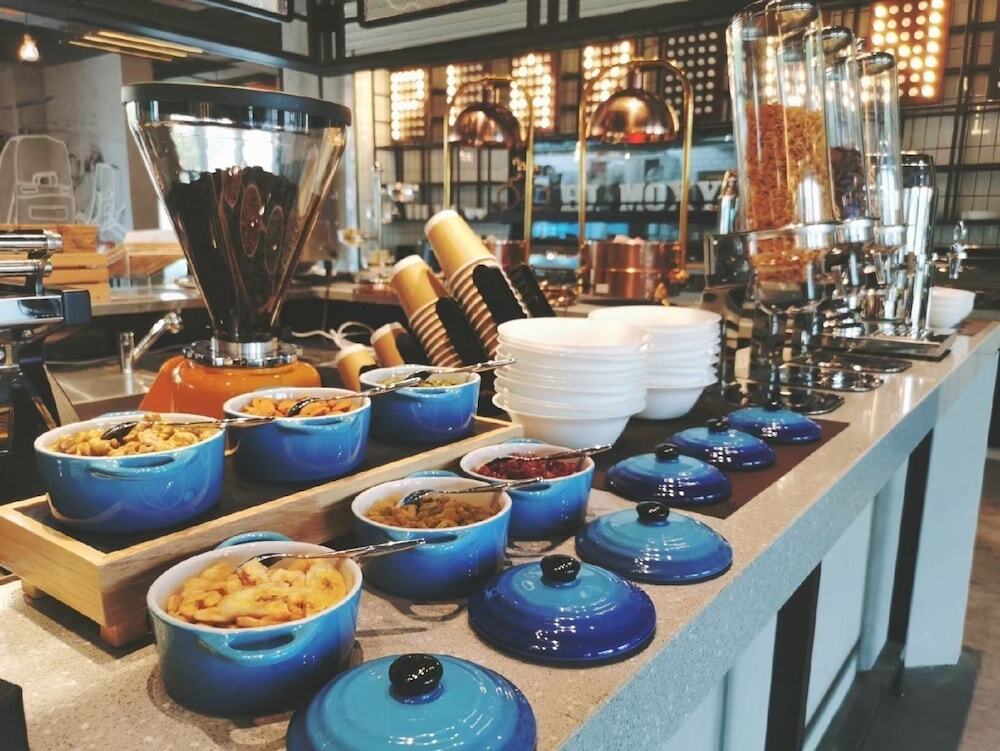 Шанхай: Moxy Shanghai Hongqiao NECC