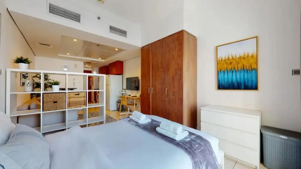 Дубай: Lv13 - Elegant Studio in Lake View Tower