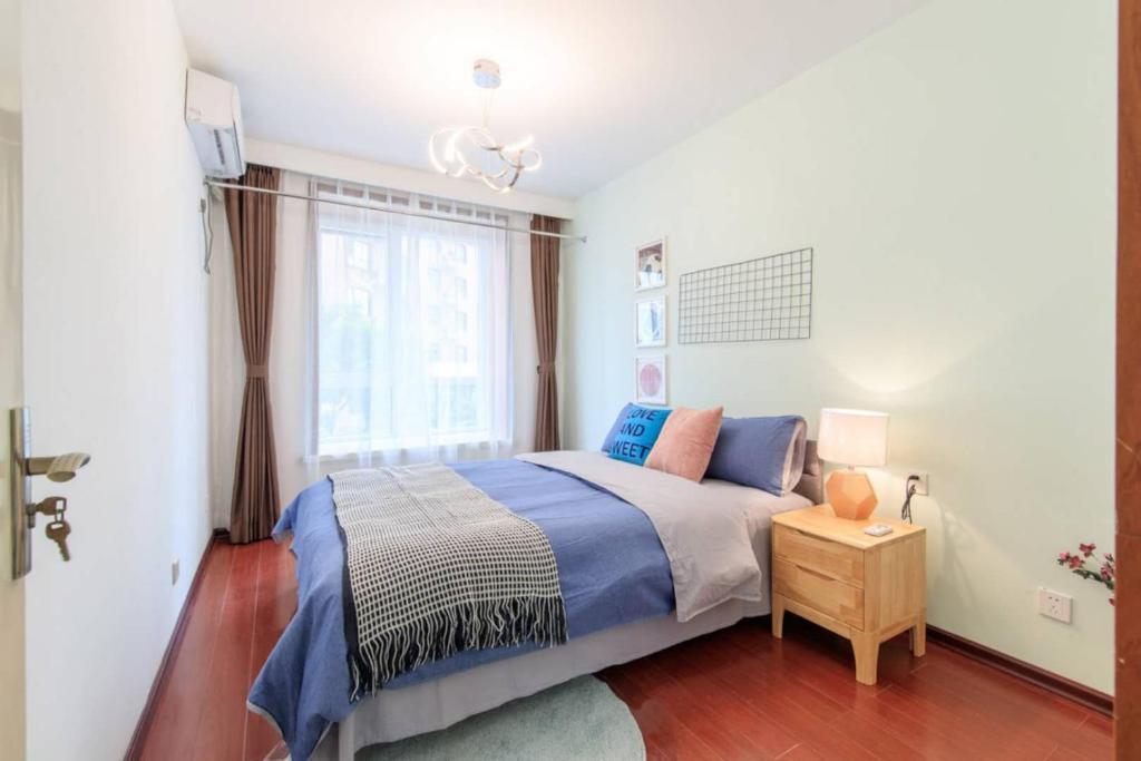 Баодин: Baoding Jingxiu·Beiguo Shopping Mall· Locals Apartment 00166230