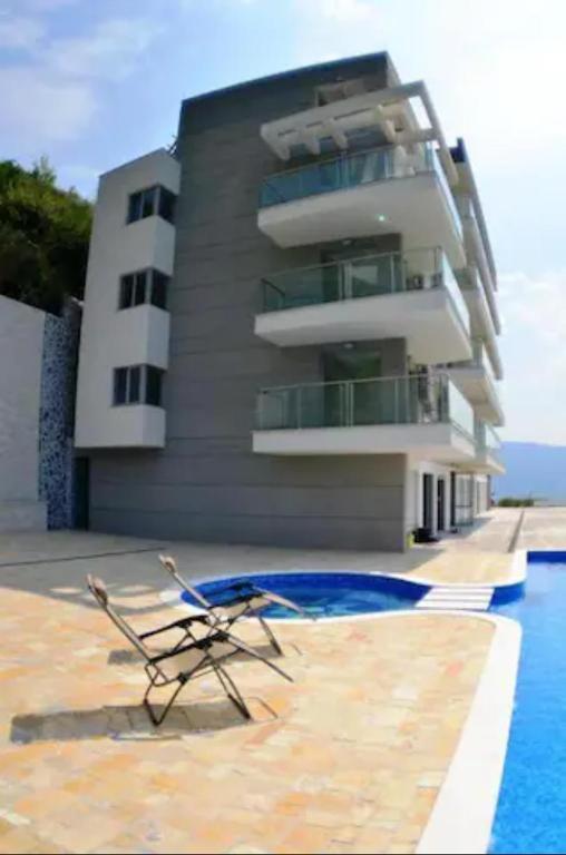 Tophill Altezza-13 - best view and pool — фото 1