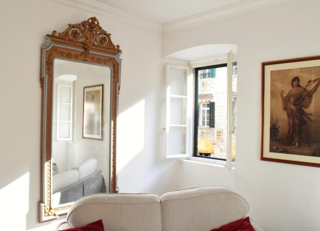 Доброта: Old Town Sea Gate Apartment