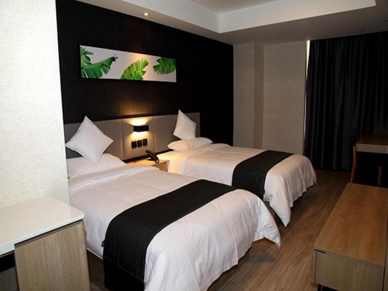 Сиань: Up And In Shan'xi Xi'an Weiyang District Yangguang Beijun