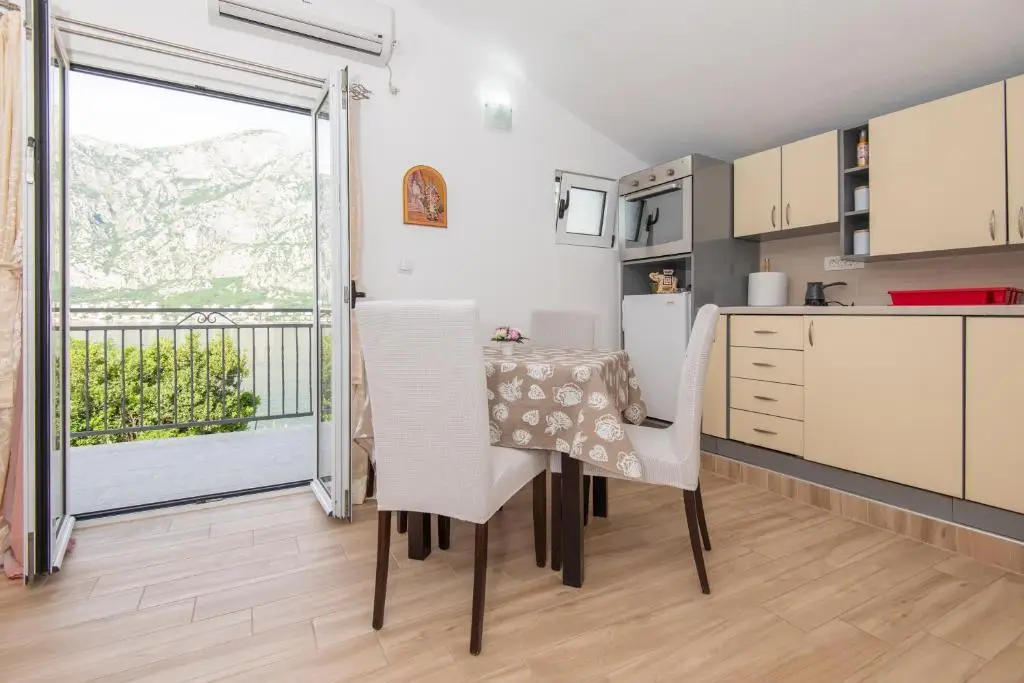 Доброта: Apartment Prcanj