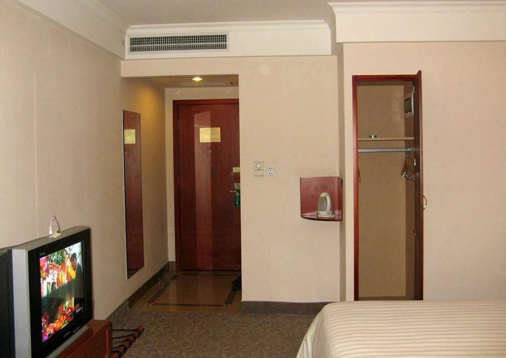 Дунгуань: Dongguan