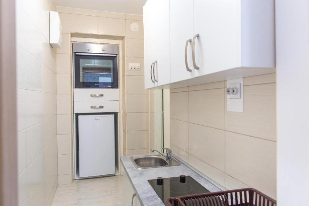 Доброта: Apartment with Shared Pool in Prčanj Montenegro
