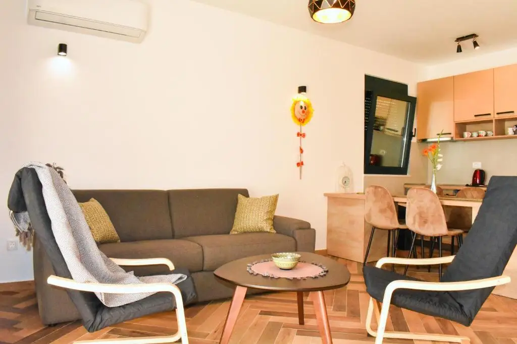 Бусат: White Star Apartments