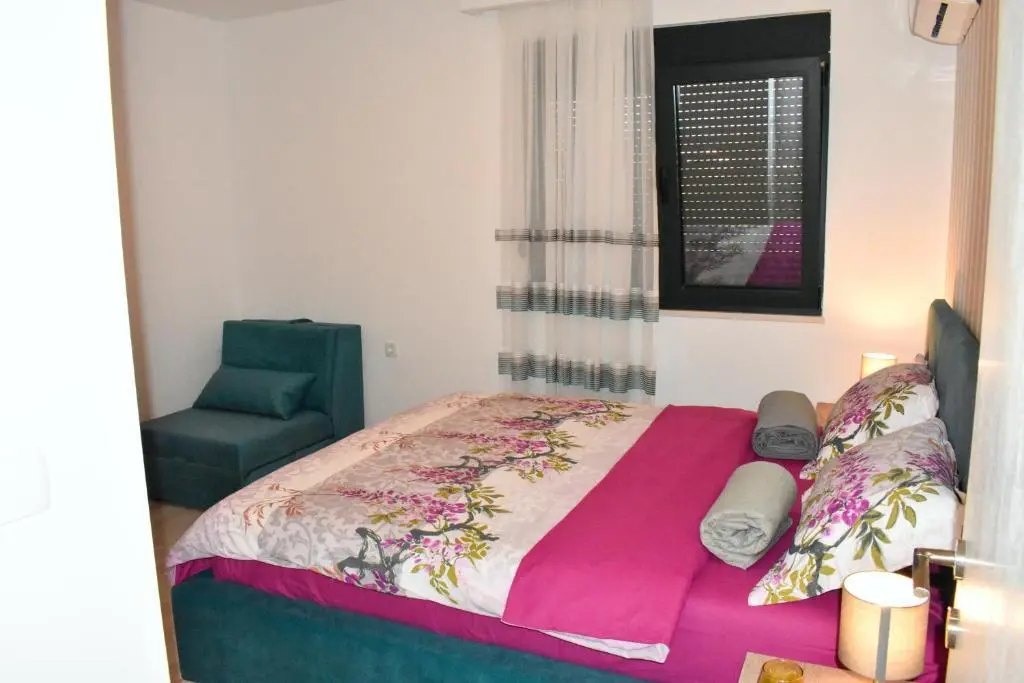 Бусат: White Star Apartments
