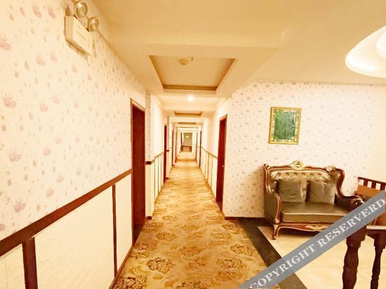 Цзуньи: Princess Chishui Hotel