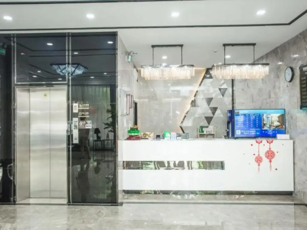 Хойчжоу: Jinying Theme Hotel (Boruo Overseas Chinese Middle School Rainbow Plaza)