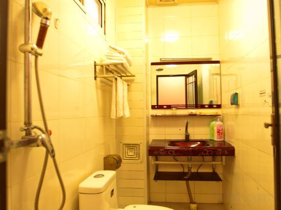 Дали: Jinyanju Inn