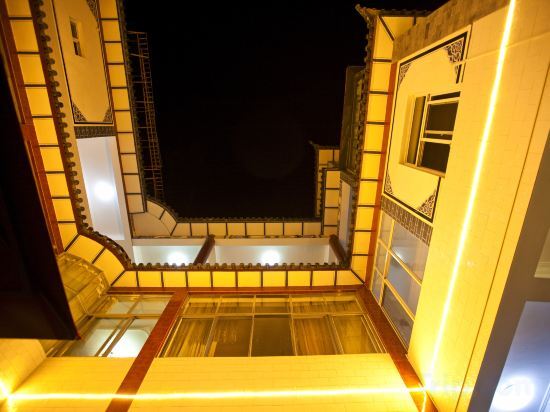 Дали: Jinyanju Inn