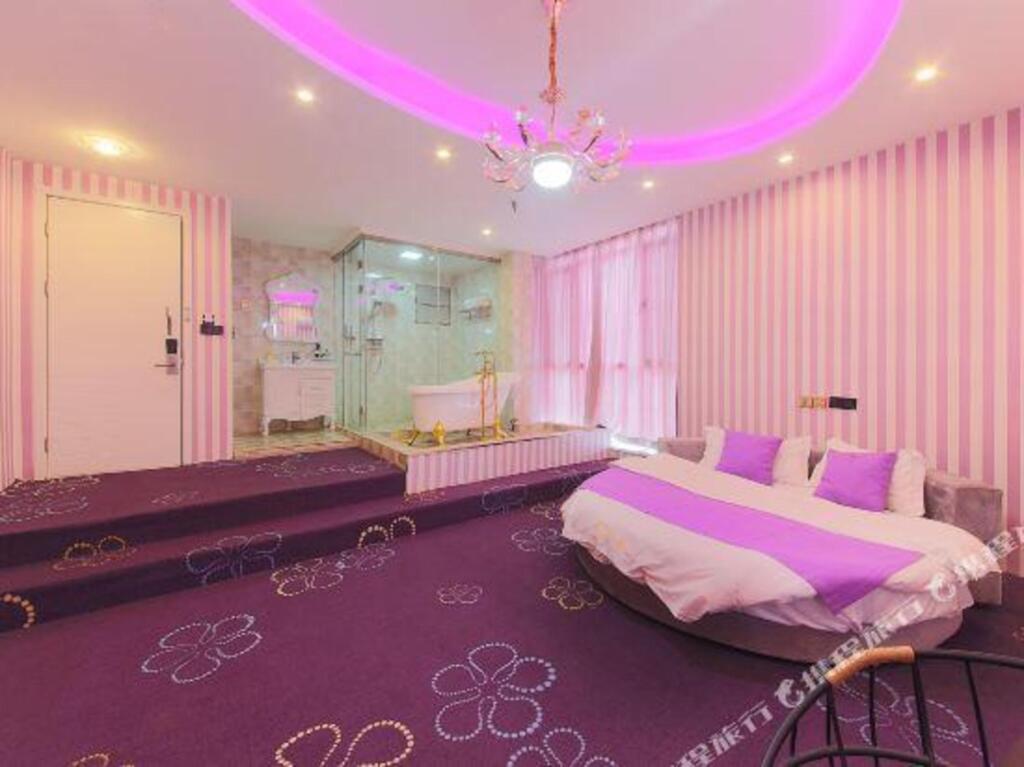 Шицзячжуан: Fall in love with your theme hotel (Shijiazhuang Tianshan Hai World Store Branch)