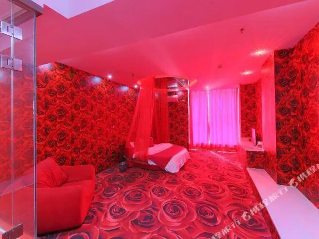 Шицзячжуан: Fall in love with your theme hotel (Shijiazhuang Tianshan Hai World Store Branch)
