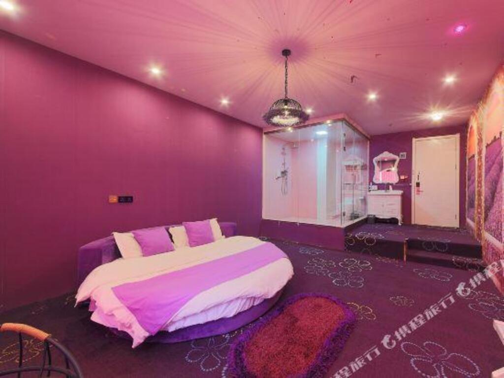 Шицзячжуан: Fall in love with your theme hotel (Shijiazhuang Tianshan Hai World Store Branch)