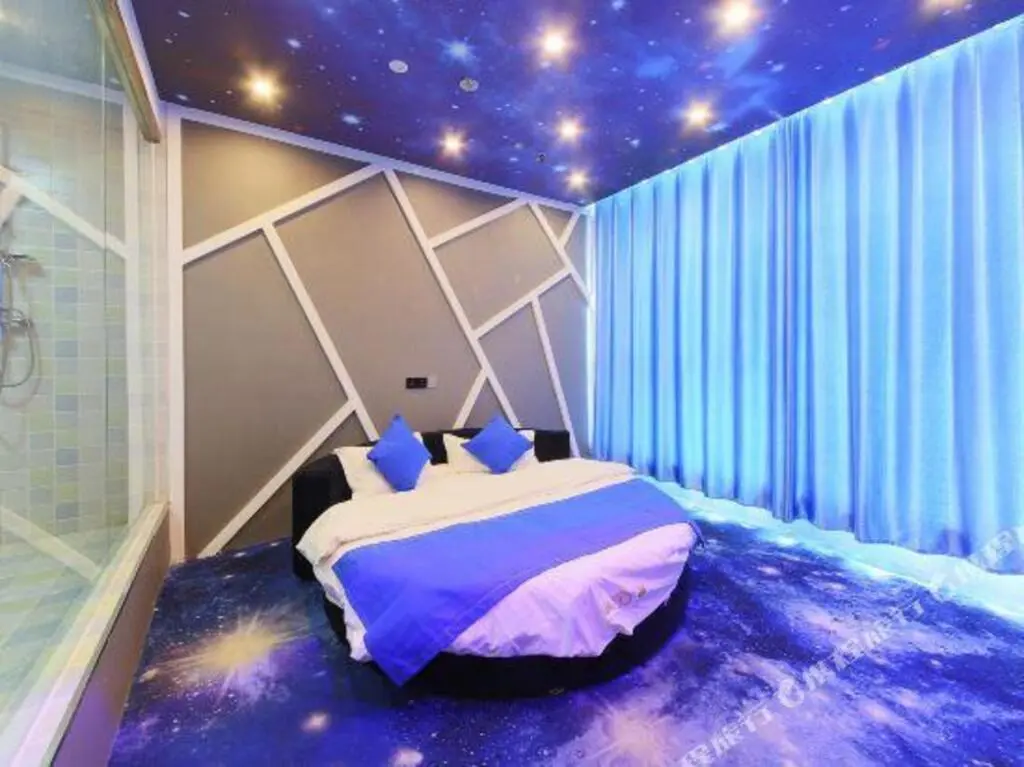 Шицзячжуан: Fall in love with your theme hotel (Shijiazhuang Tianshan Hai World Store Branch)