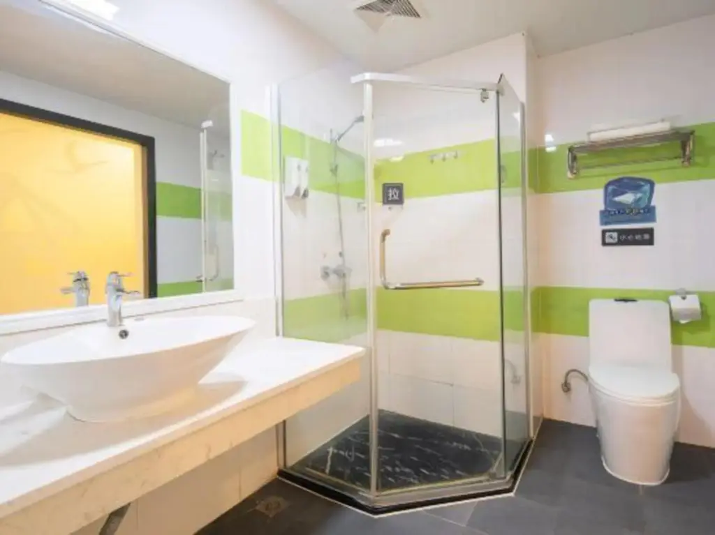 Хайкоу: 7-day Chain Hotel (Haikou Institute of Industry and Commerce Binjiang Road Branch)