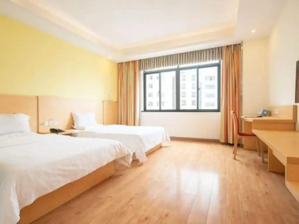 Хайкоу: 7-day Chain Hotel (Haikou Institute of Industry and Commerce Binjiang Road Branch)