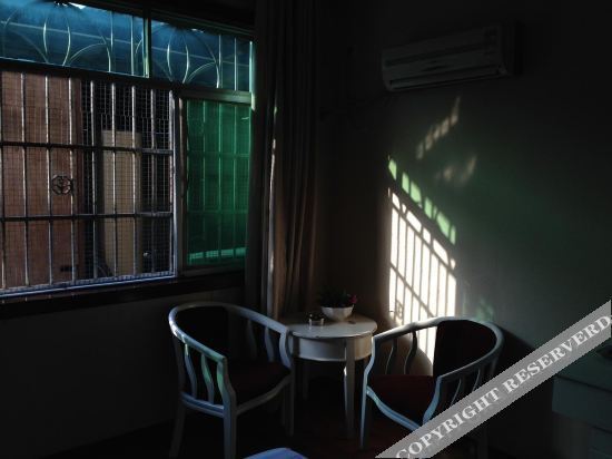 Хуайхуа: Huitong Yinhua Hotel