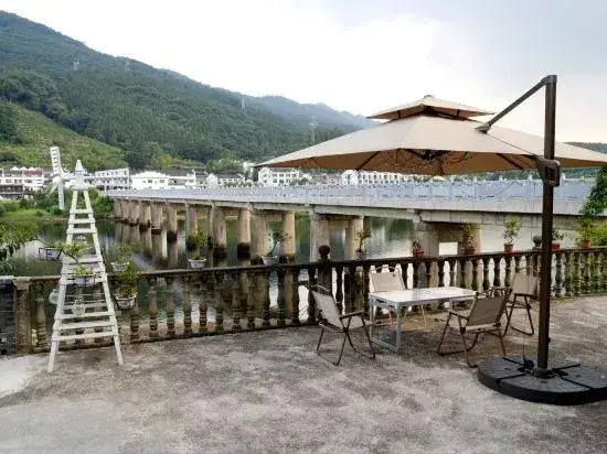 Хуаншань: Yuxian Taohua Water Le Inn (Taohuatan Scenic Area)