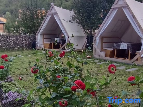 Лицзян: Silent bed and breakfast in Lugu Lake