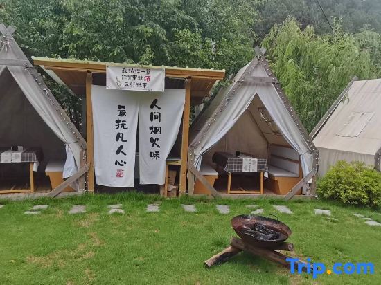 Лицзян: Silent bed and breakfast in Lugu Lake