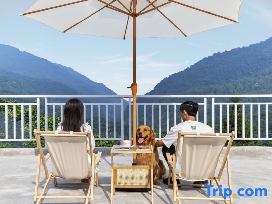 Вэньчуань: QianYuQianXun Hot Spring Homestay