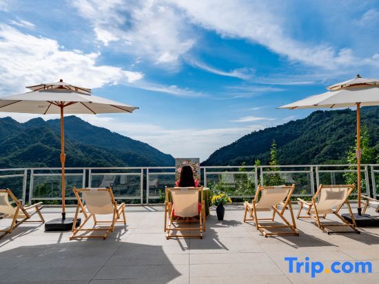 Вэньчуань: QianYuQianXun Hot Spring Homestay