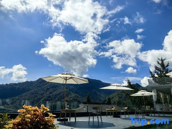 Вэньчуань: QianYuQianXun Hot Spring Homestay