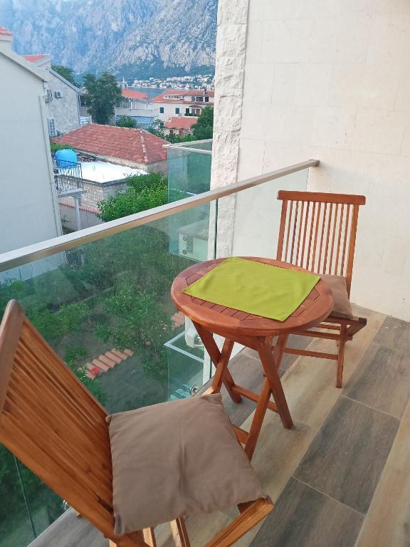 Доброта: Apartments with sea view in Prcanj