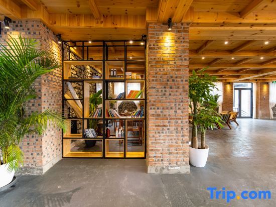 Пекин: Great Wall Station Castle Guesthouse
