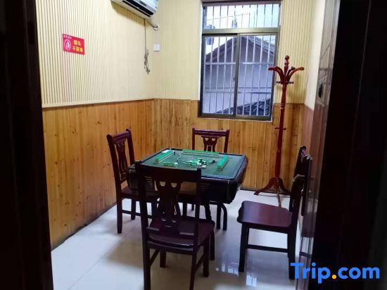 Хучжоу: Longwangshan Shenglin Inn