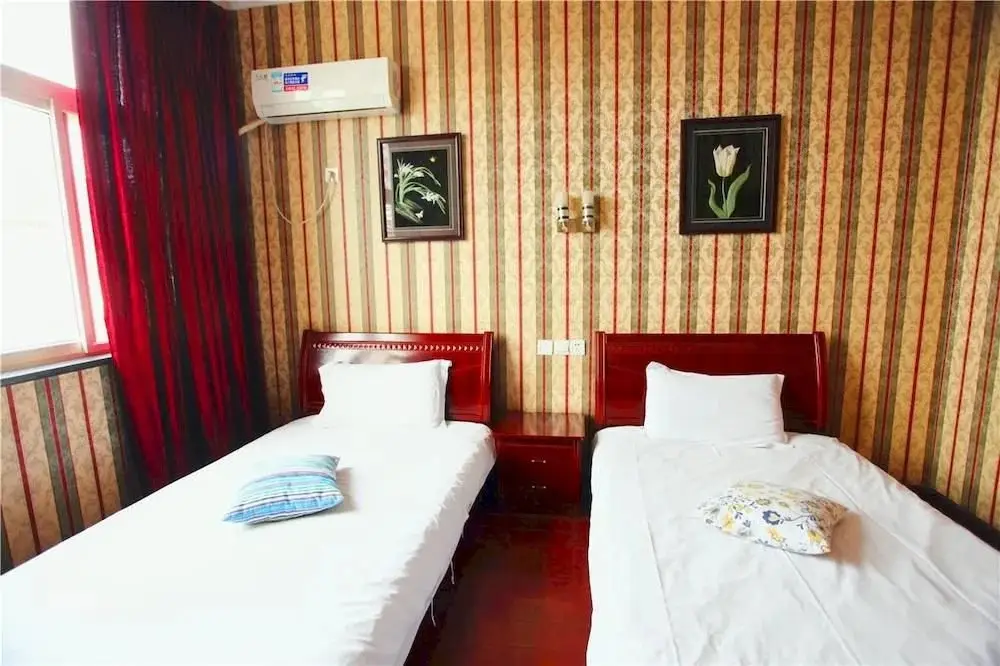 Цзясинь: Wuzhen Yishuige Inn